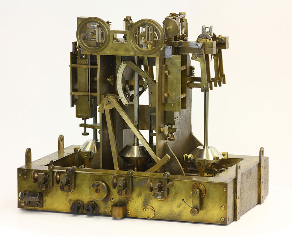 The pendulum apparatus of Vening Meinesz, which was onboard the K-XVIII submarine, is shown here.